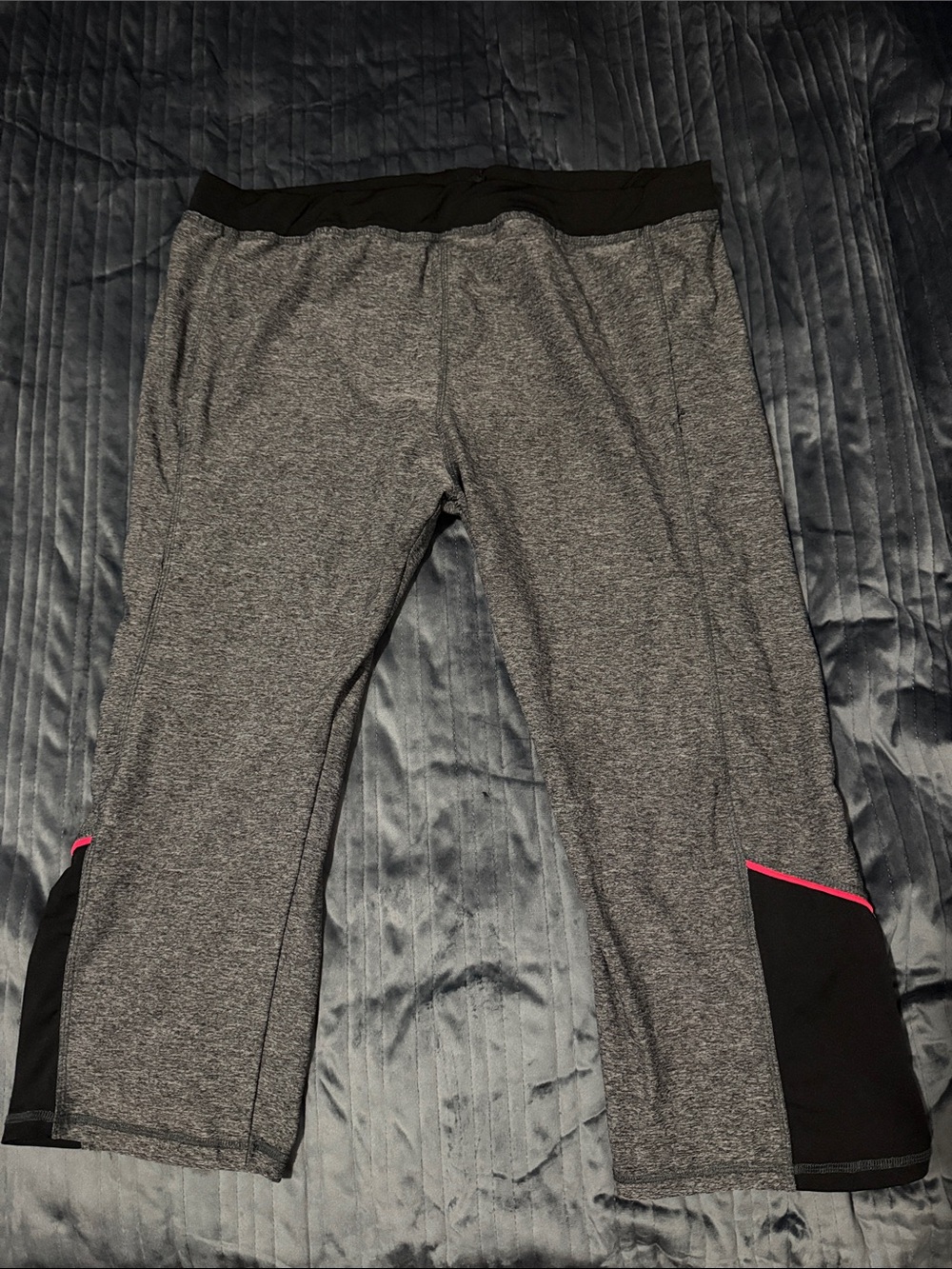 SHEIN Gray Capri Leggings with Black Waistband and Pink Trim
